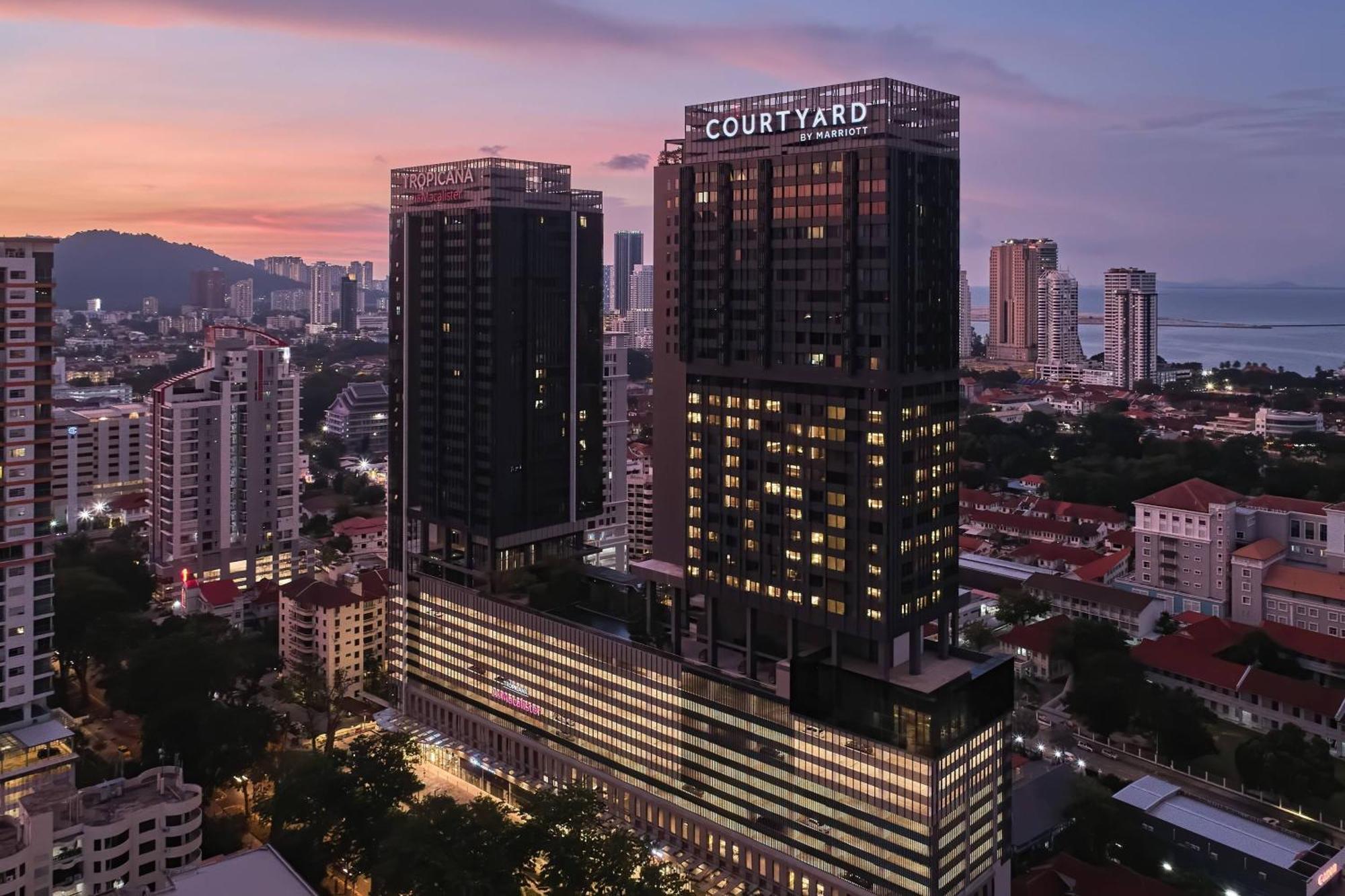 Courtyard By Marriott Penang Hotel George Town Exterior photo